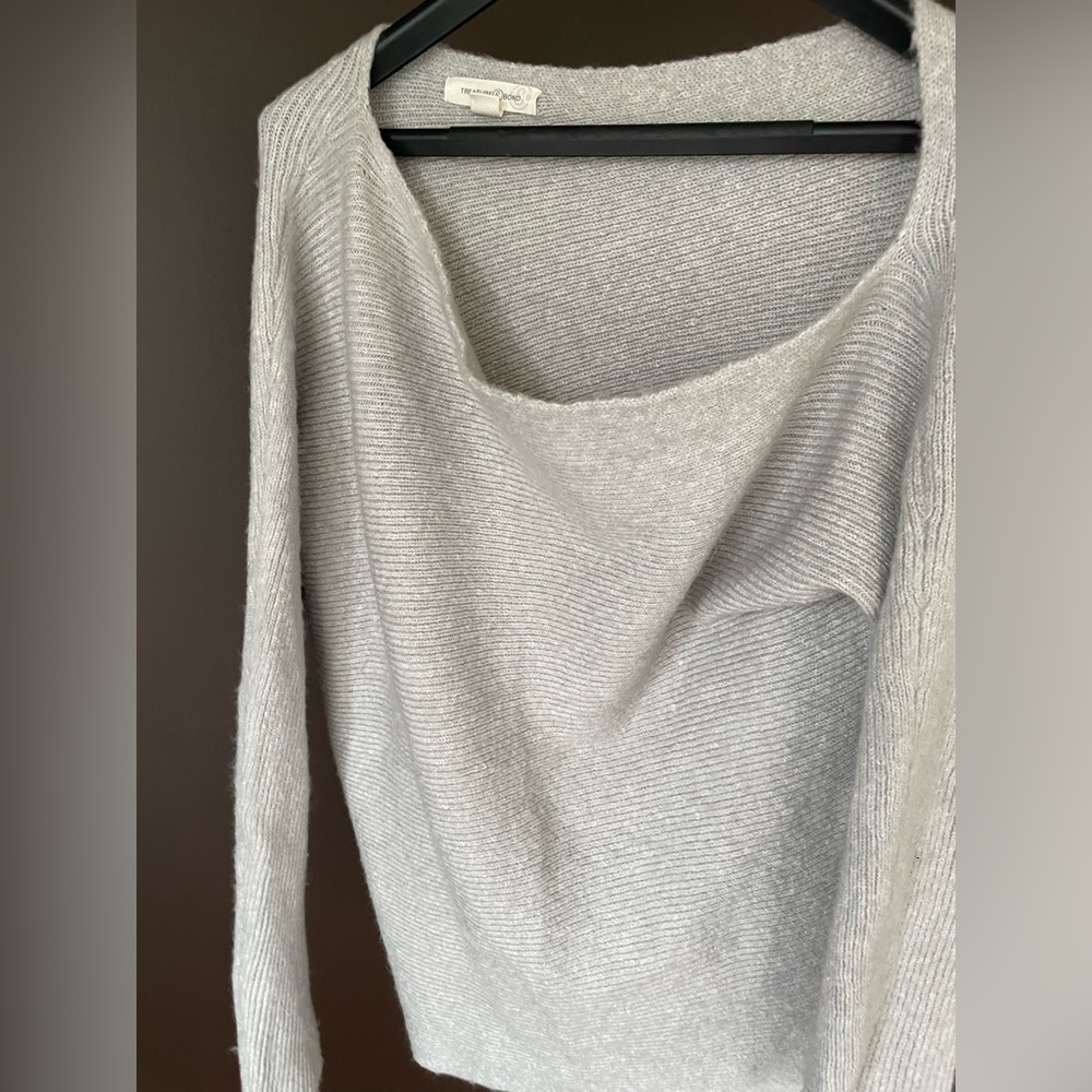 Treasure and Bond gray off shoulder sweater size L